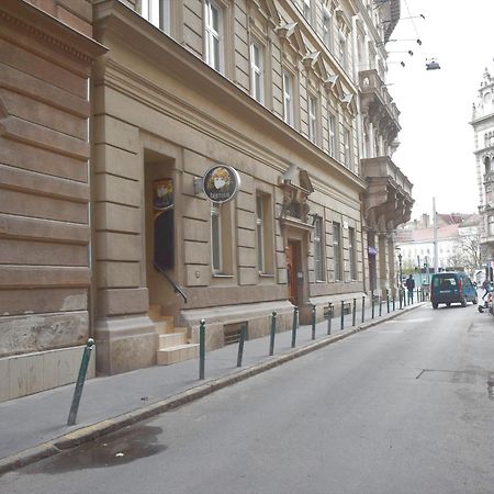 Yes, Yes! Lovely Apartment Good Amenities Budapest Center Extérieur photo