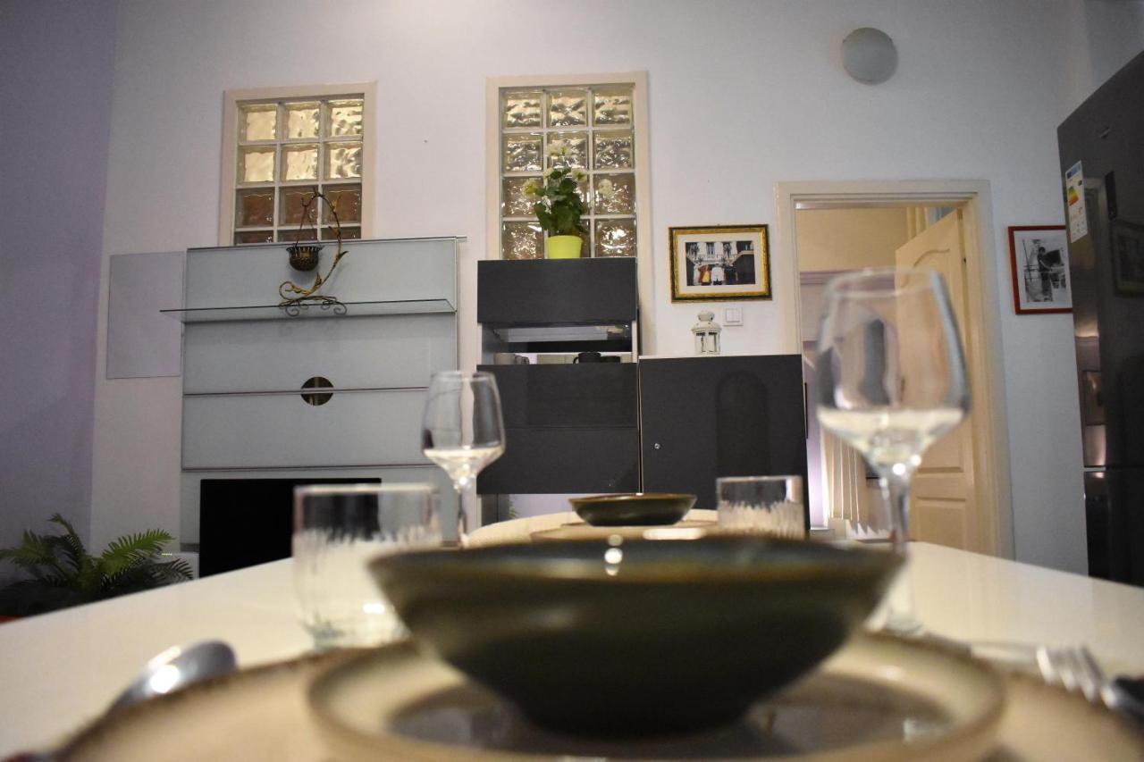 Yes, Yes! Lovely Apartment Good Amenities Budapest Center Extérieur photo