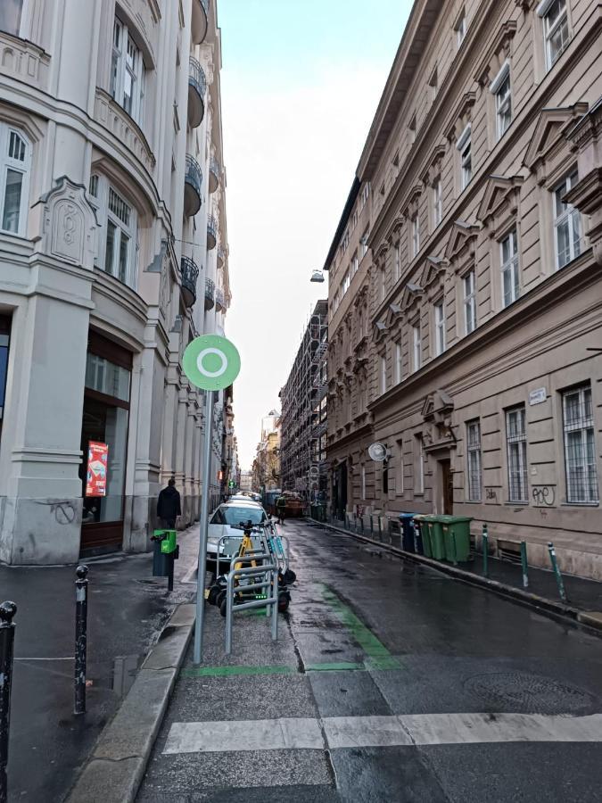 Yes, Yes! Lovely Apartment Good Amenities Budapest Center Extérieur photo